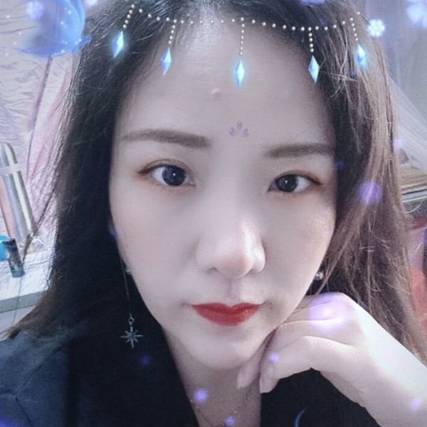 方盒挽手孤單的照片