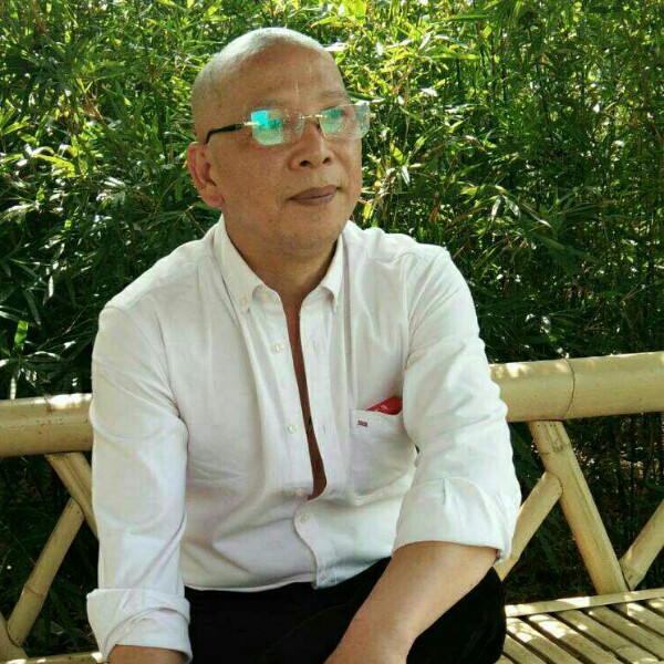 光头哥哥哥的照片