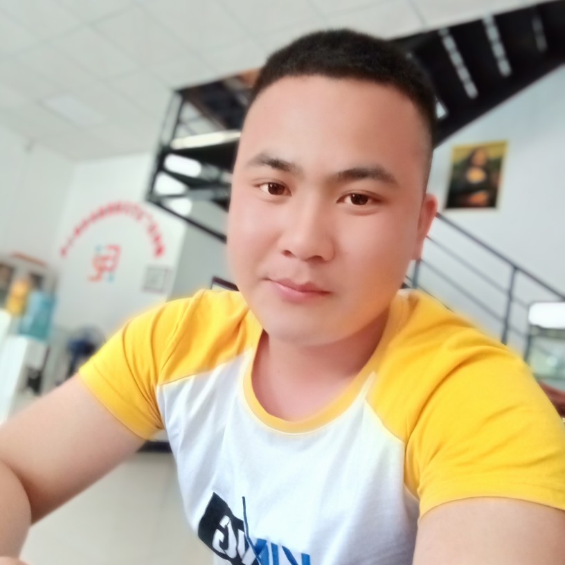 银耳汤挽手恬静的照片