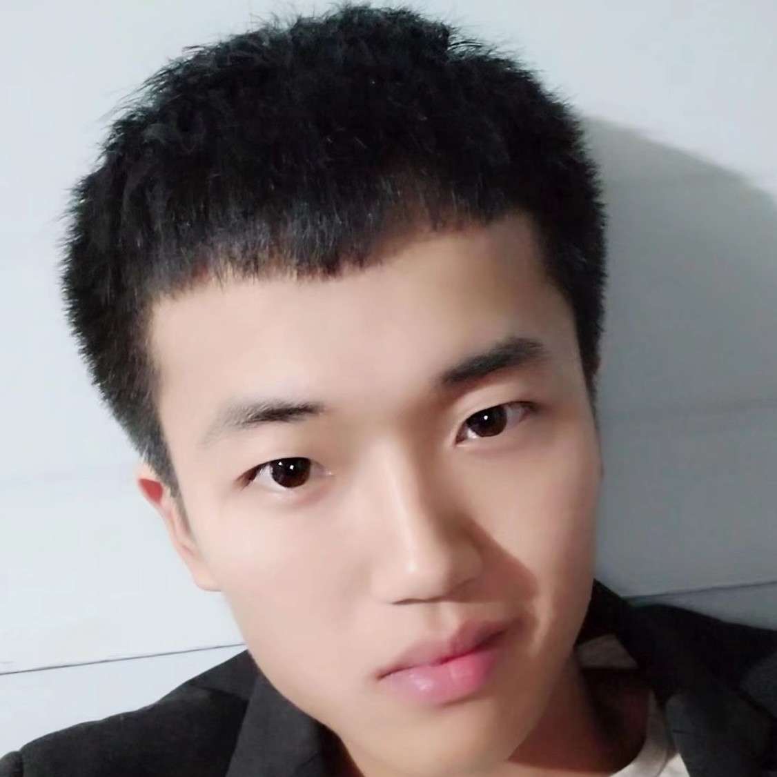 亮哥哥99的照片