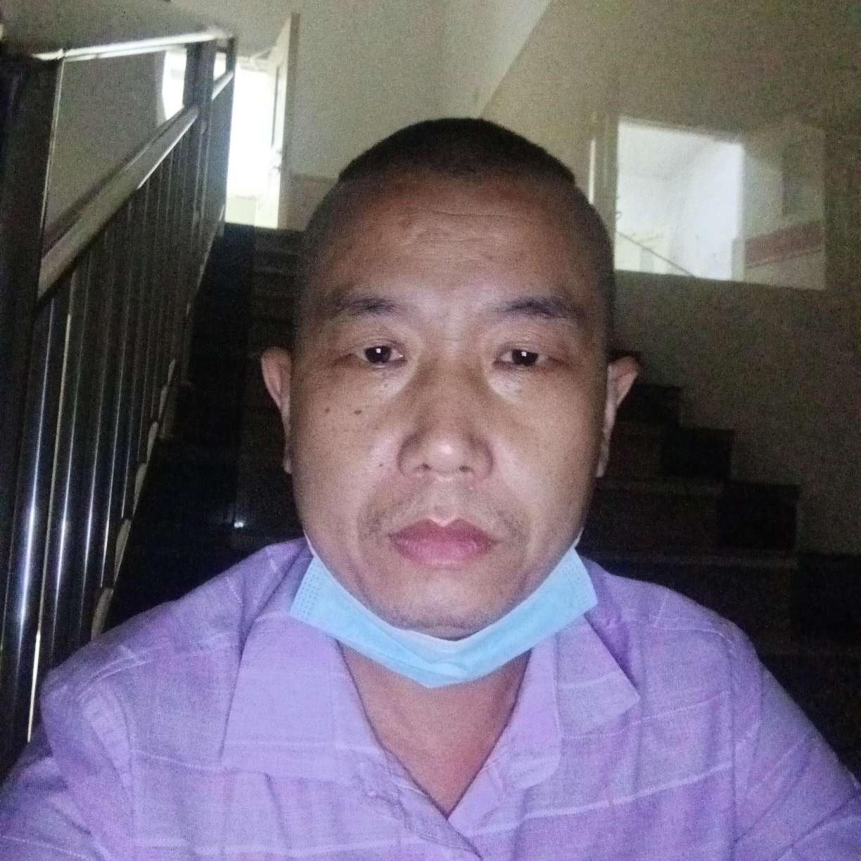 呓语蹙眉悦耳的照片