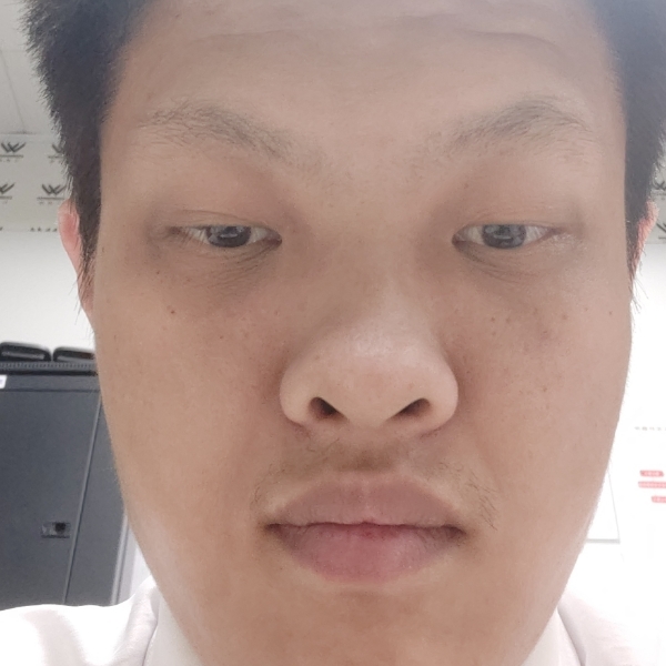 沉静愿青琯的照片