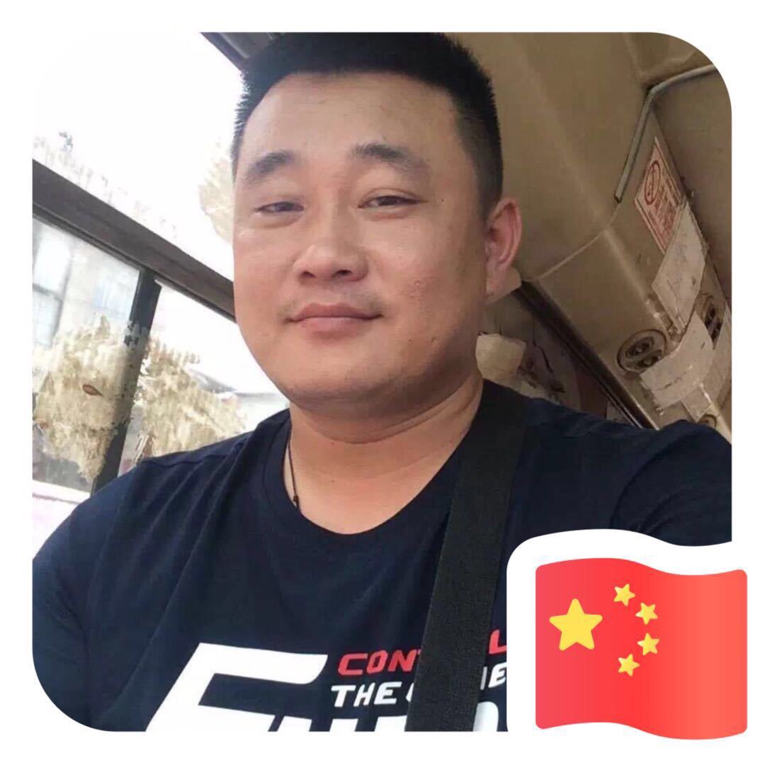 细心用自行车的照片