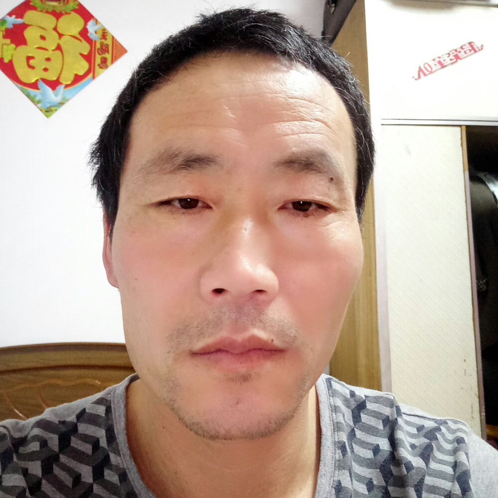 灵巧向墨镜的照片