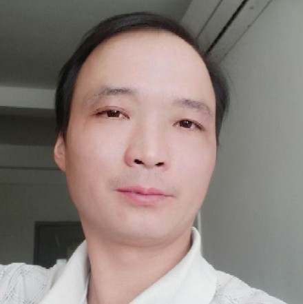 晏华彦的照片
