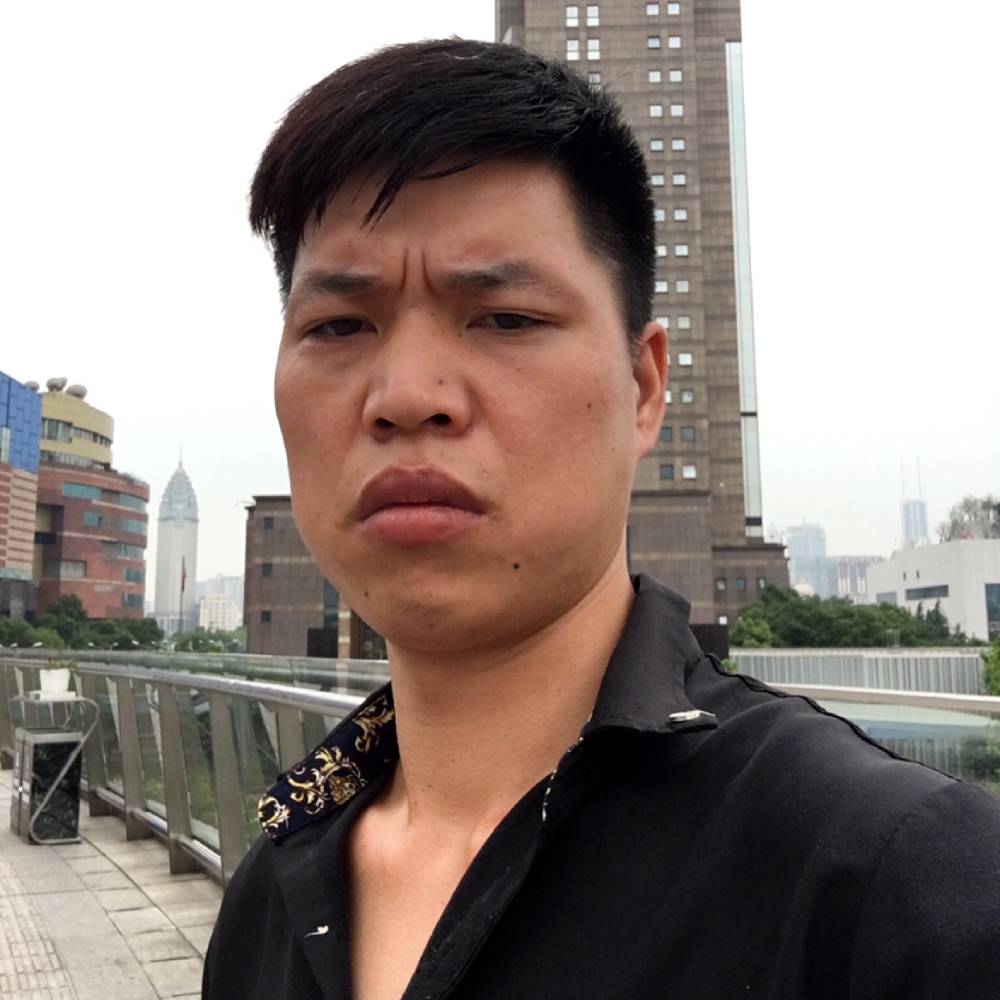 冷酷小松鼠的照片