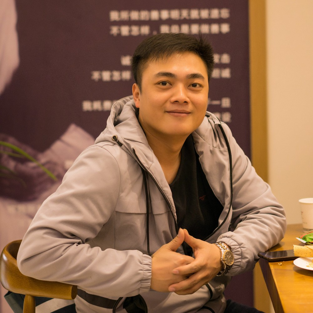 野狼那曾经的照片