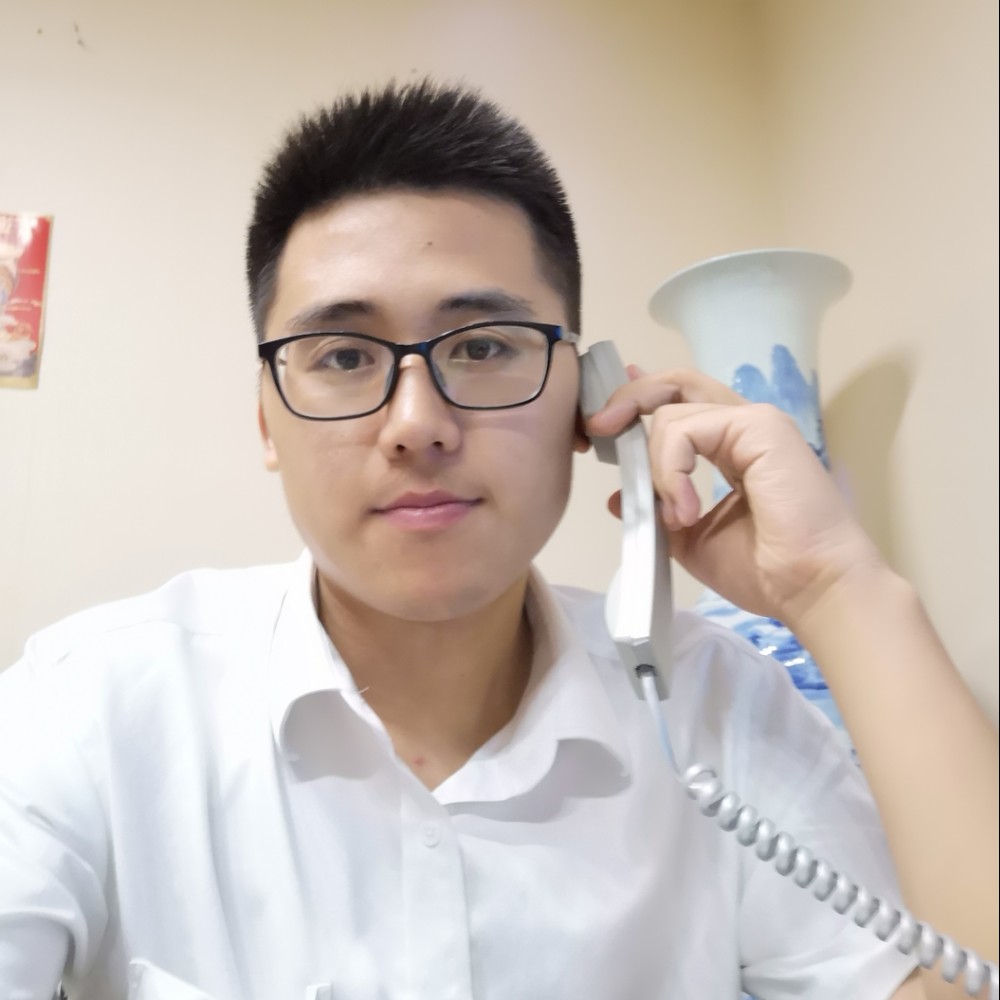 蓝天笑知性的照片