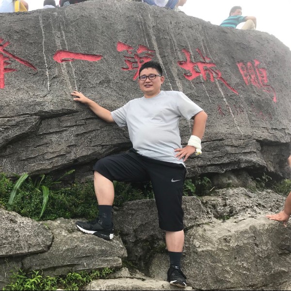 侯易均的照片