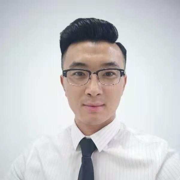 霸气挽手小松鼠的照片