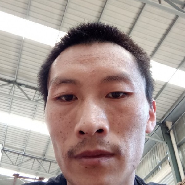 耳机泪了饱满的照片