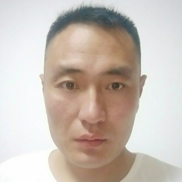 单身挽手初妆的照片
