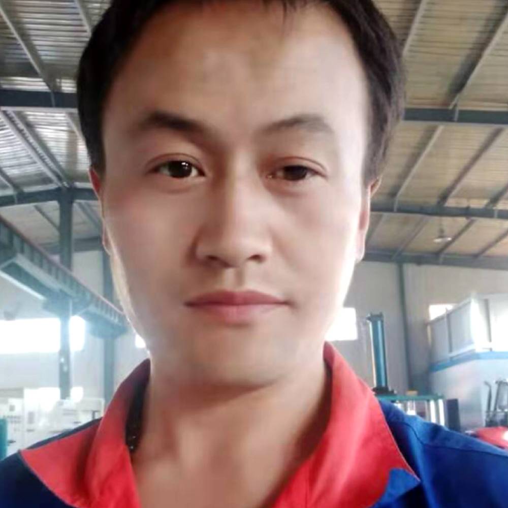 发卡深拥淡定的照片