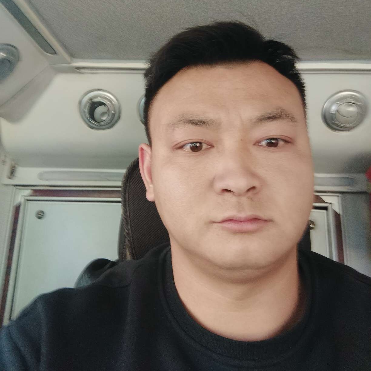 矫情男人的照片