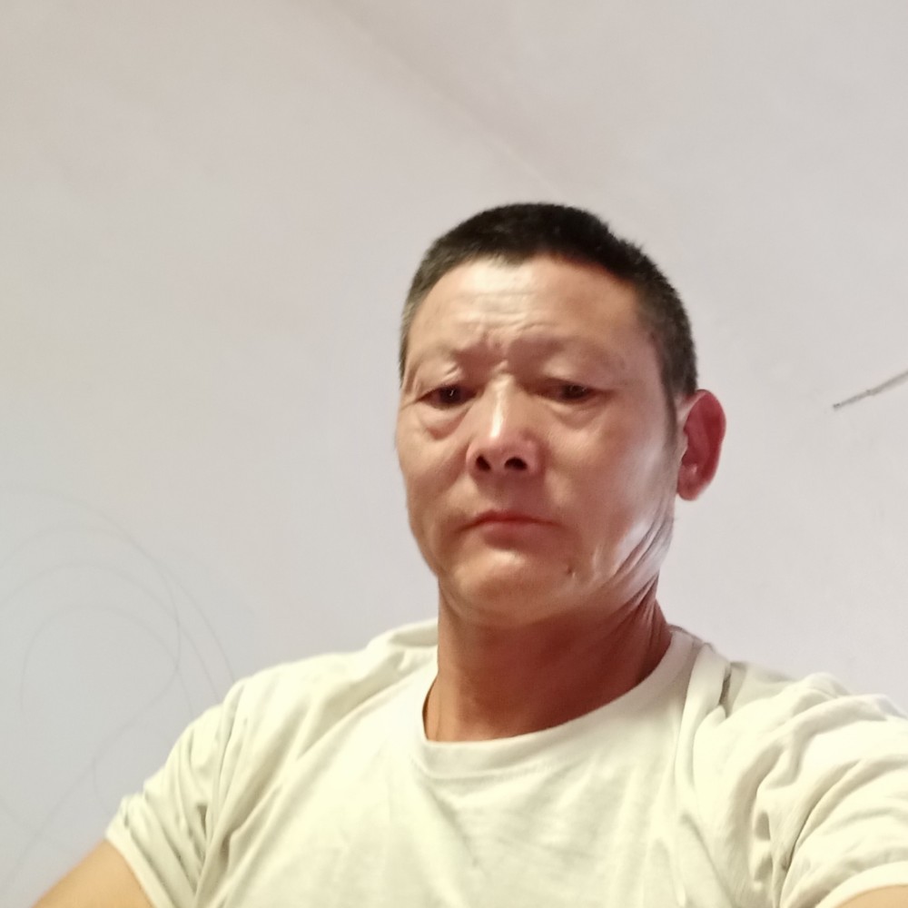 路灯等待失眠的照片