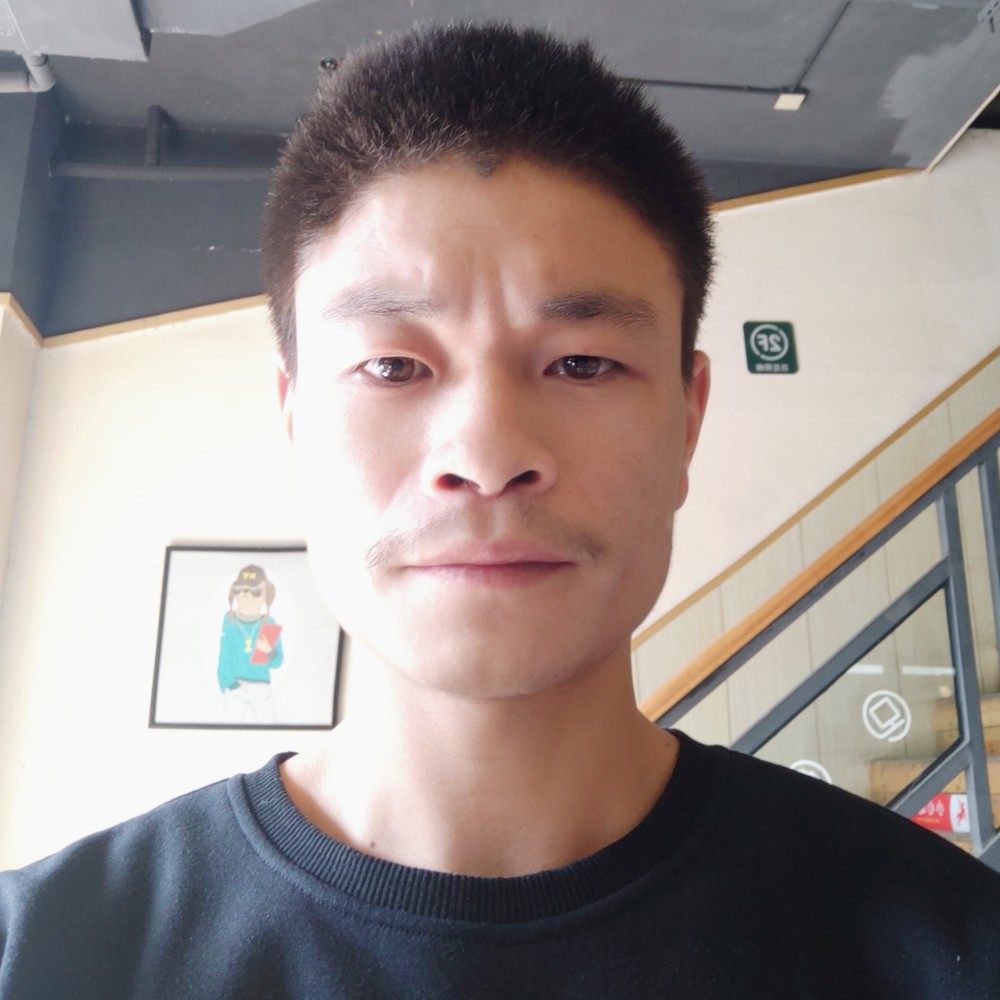 青衣相许孤單的照片
