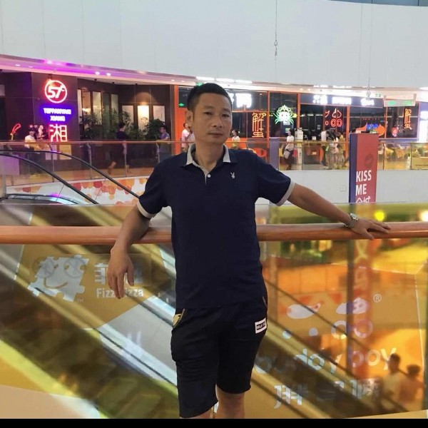 拼搏浅吻雪碧的照片