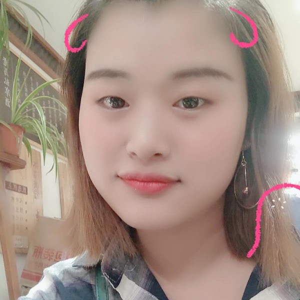 流影与斑驳的照片