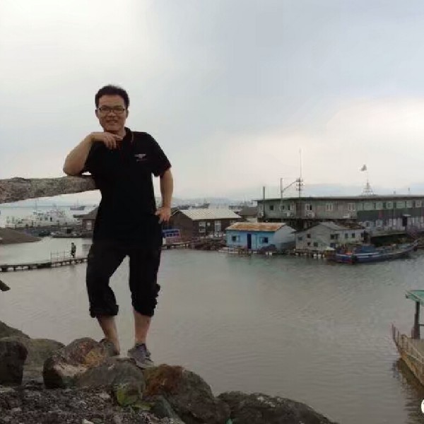 浅陌震动的照片