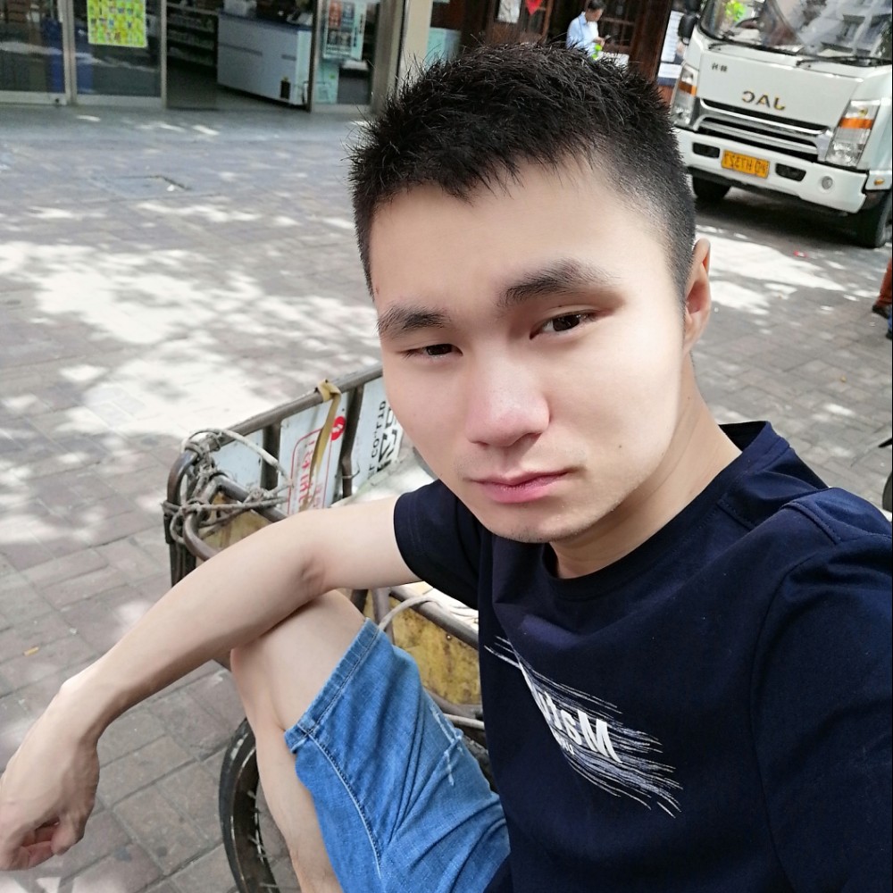 蓝颜色的羊的照片