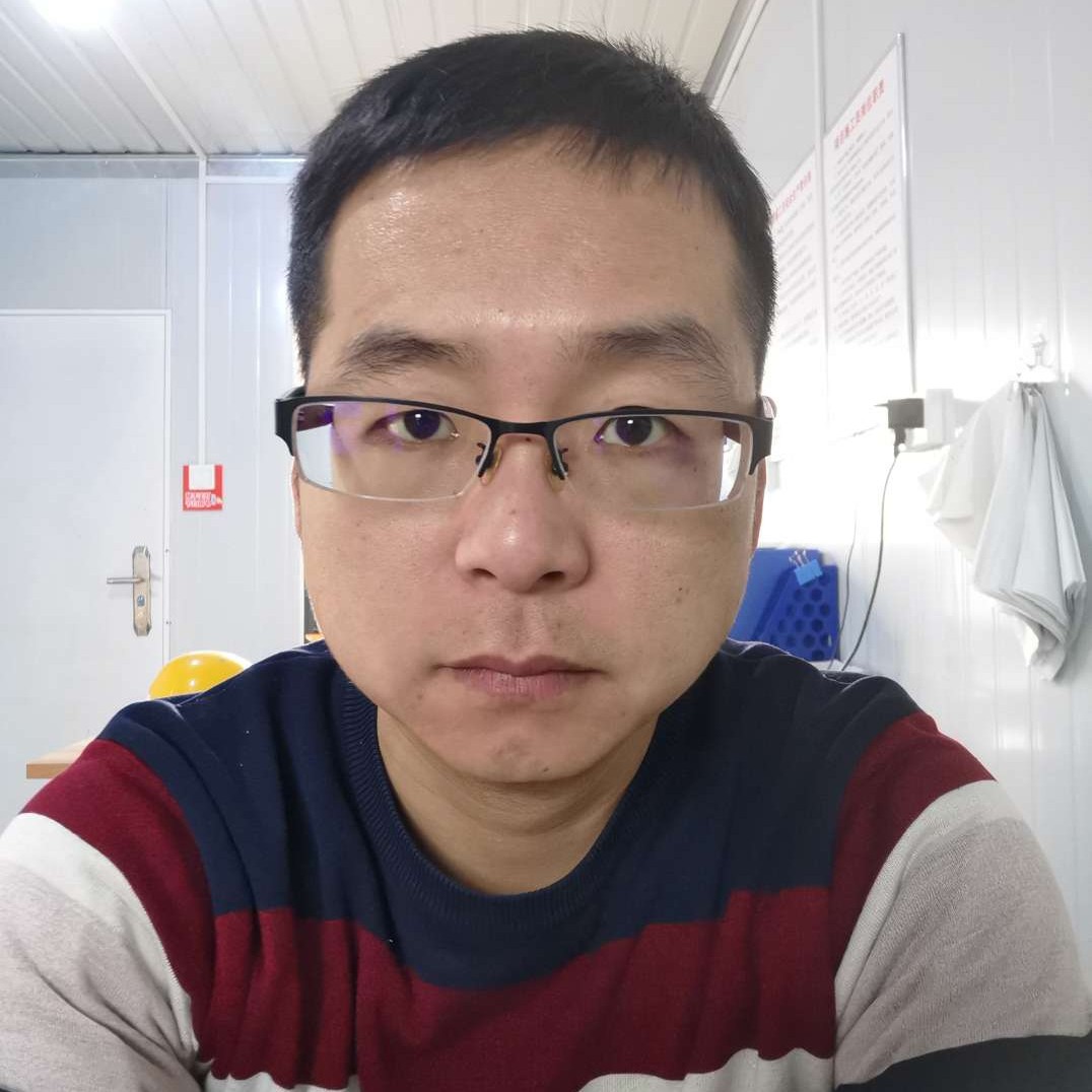 龙猫人的照片