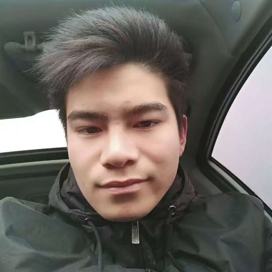 佳庭煮男的照片