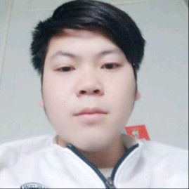 被雨淋湿的月亮的照片