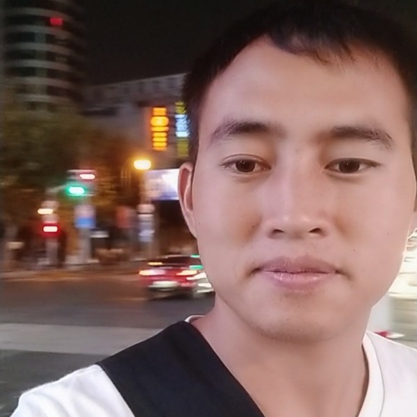 勒布君绕的照片