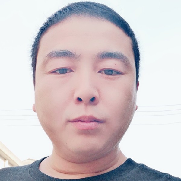 琉璃笑彼年的照片