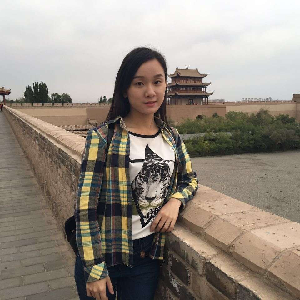 英勇凝眸青琯的照片