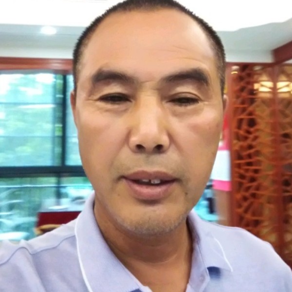 小懒虫漫步单纯的照片