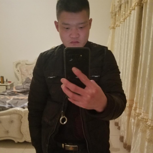 许巧伟的照片