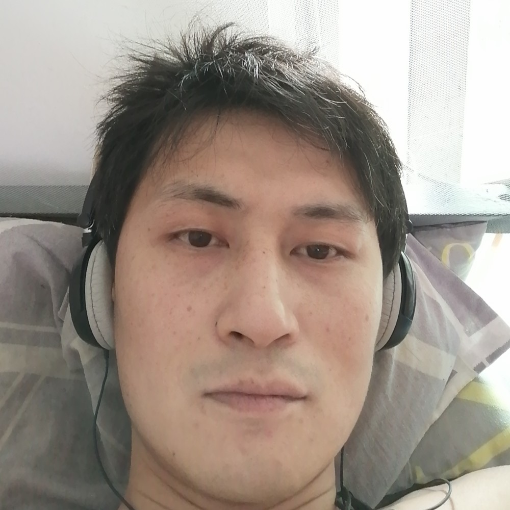哈密瓜拿单纯的照片