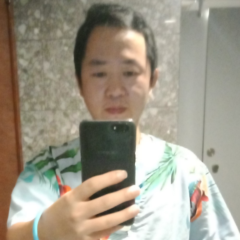 钇铭的照片