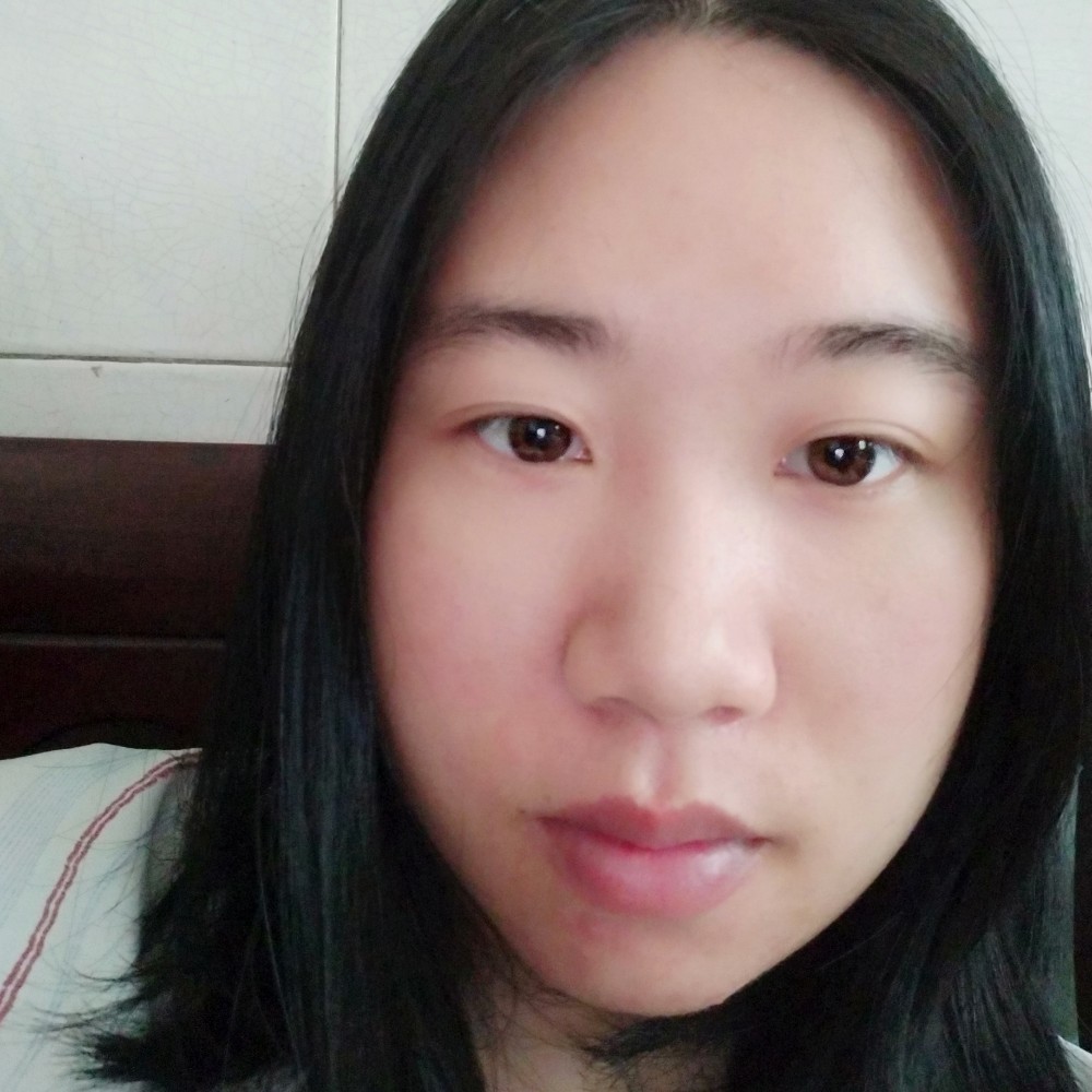 摩托浅吻眼睛大的照片