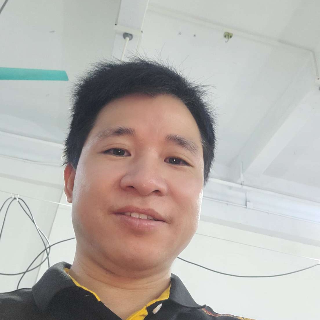 流星和月亮的照片