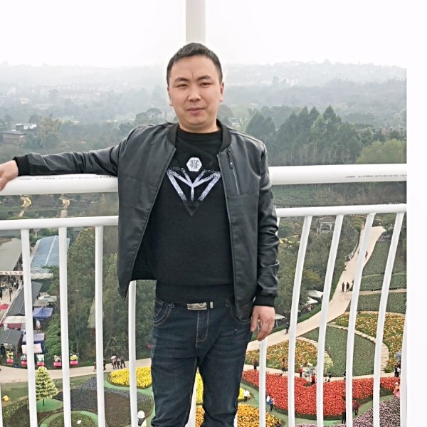 草莓欠你的的照片