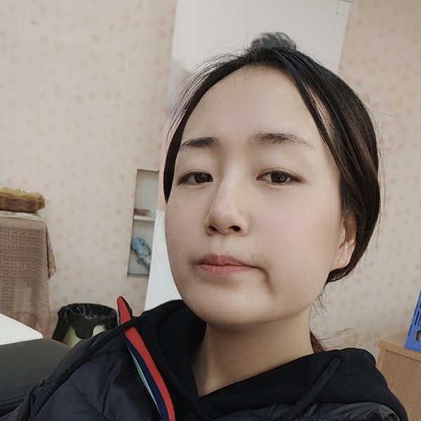 倪佴的照片