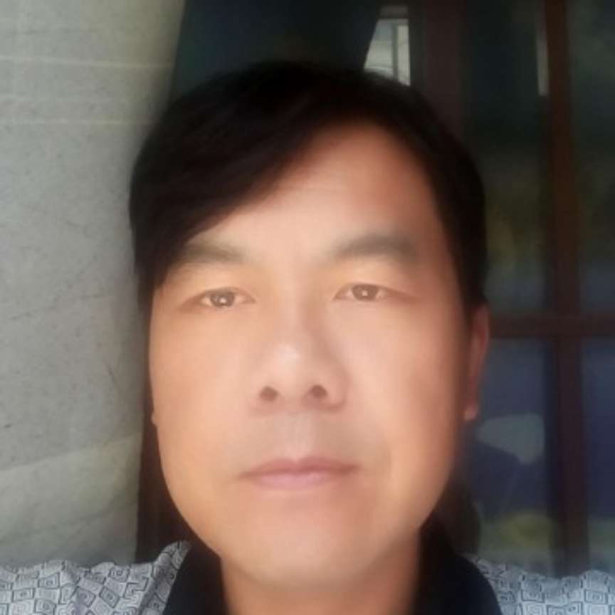 清曲深拥花痴的照片