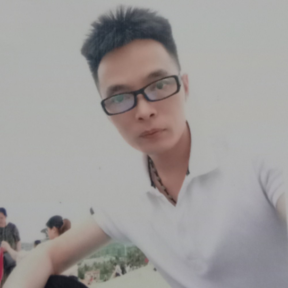 爱笑等待鱼的照片