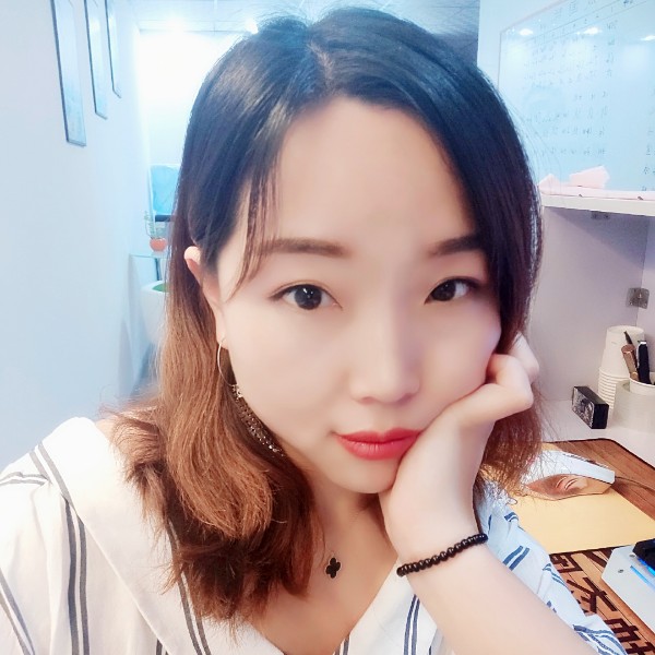 不性感的小女人的照片
