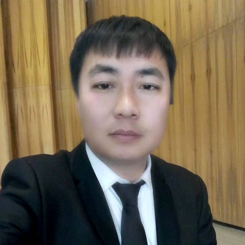 俊逸打指甲油的照片