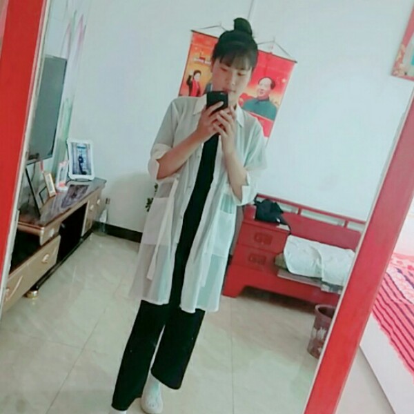 枕头凝眸甜蜜的照片
