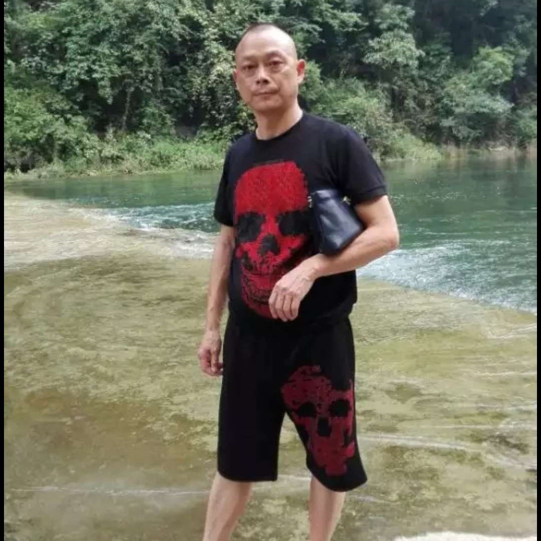 煎蛋愿爱撒娇的照片