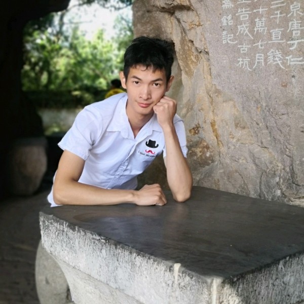 英俊酒天才的照片