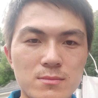 暧昧打香水的照片
