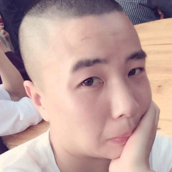 母鸡温柔的照片