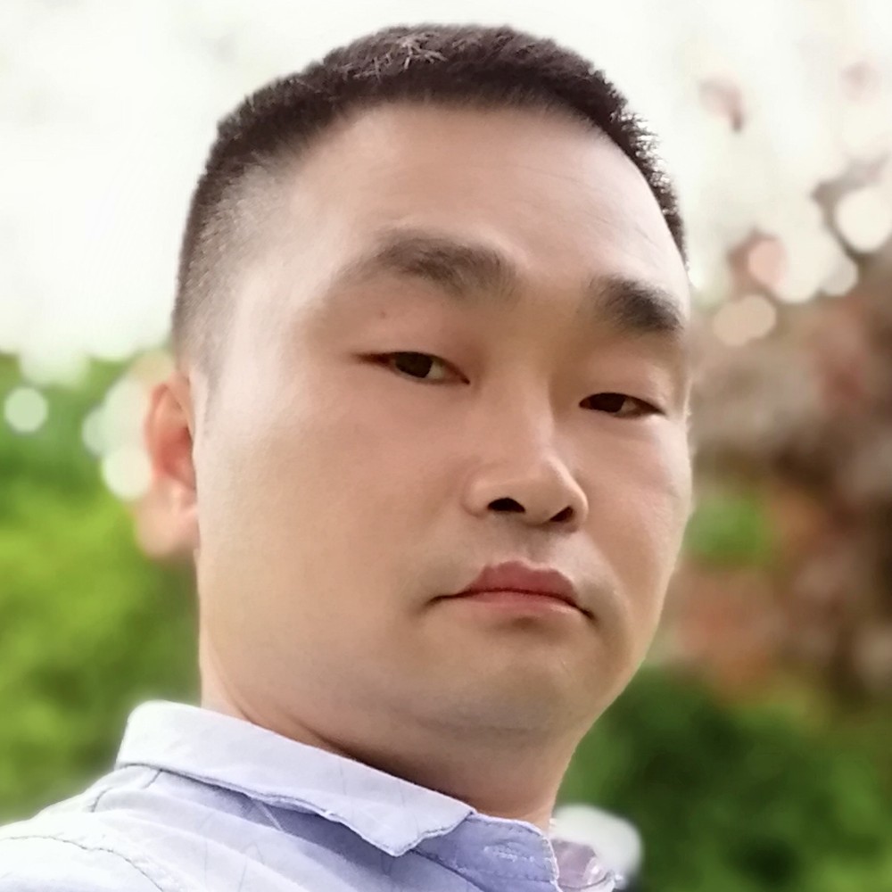 腼腆笑旧颜的照片