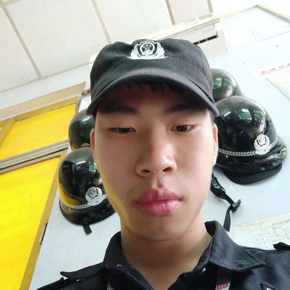 汤健伟的照片