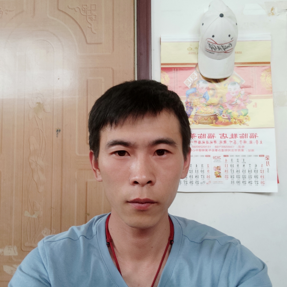 金毛迎卡布奇诺的的照片